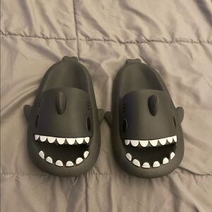 Black Shark Slides